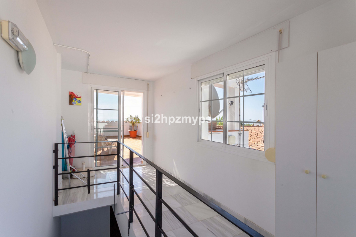 Geschakelde Woning te koop in Nerja | 4 slaapkamers H5287561