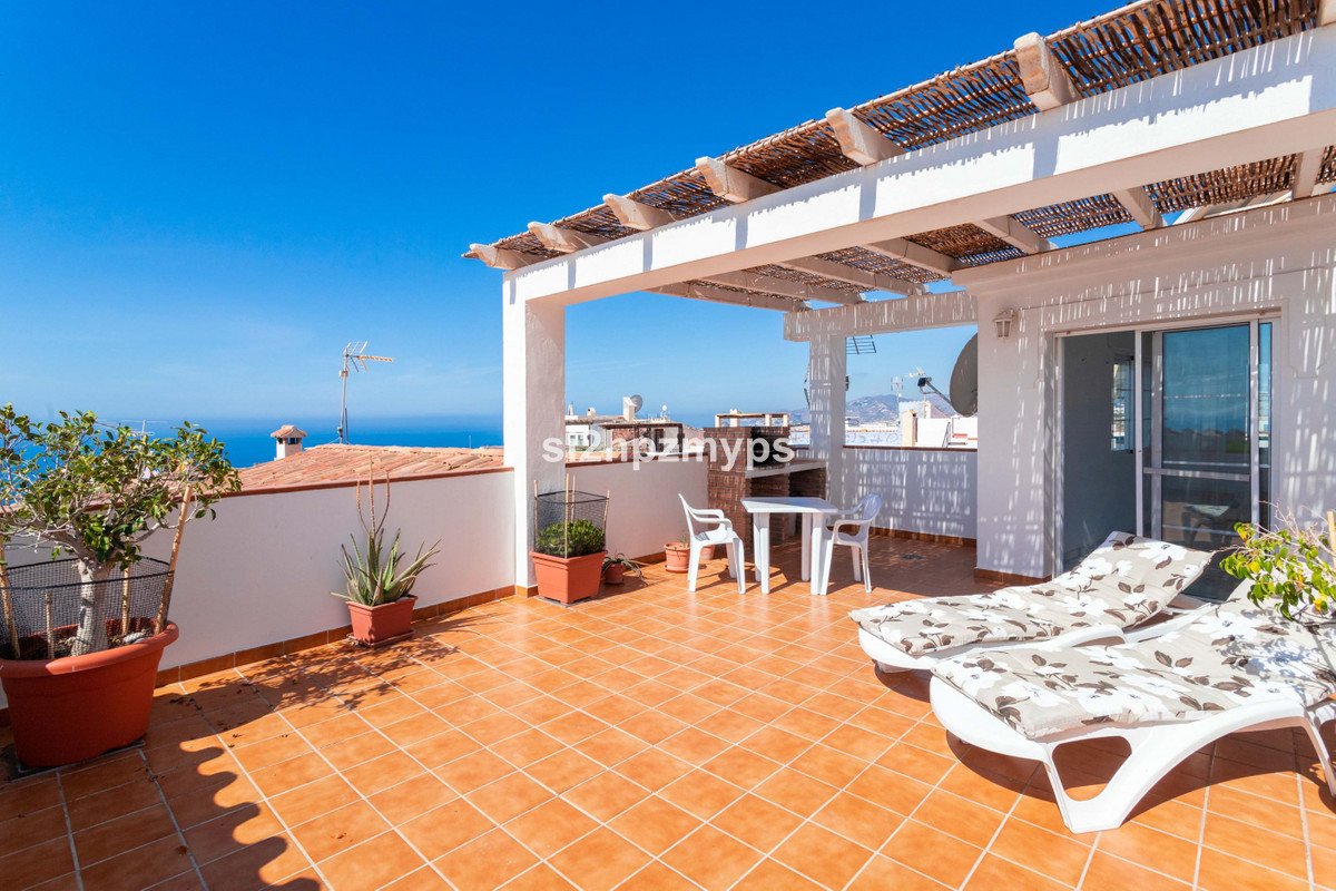 Geschakelde Woning te koop in Nerja | 4 slaapkamers H5287561