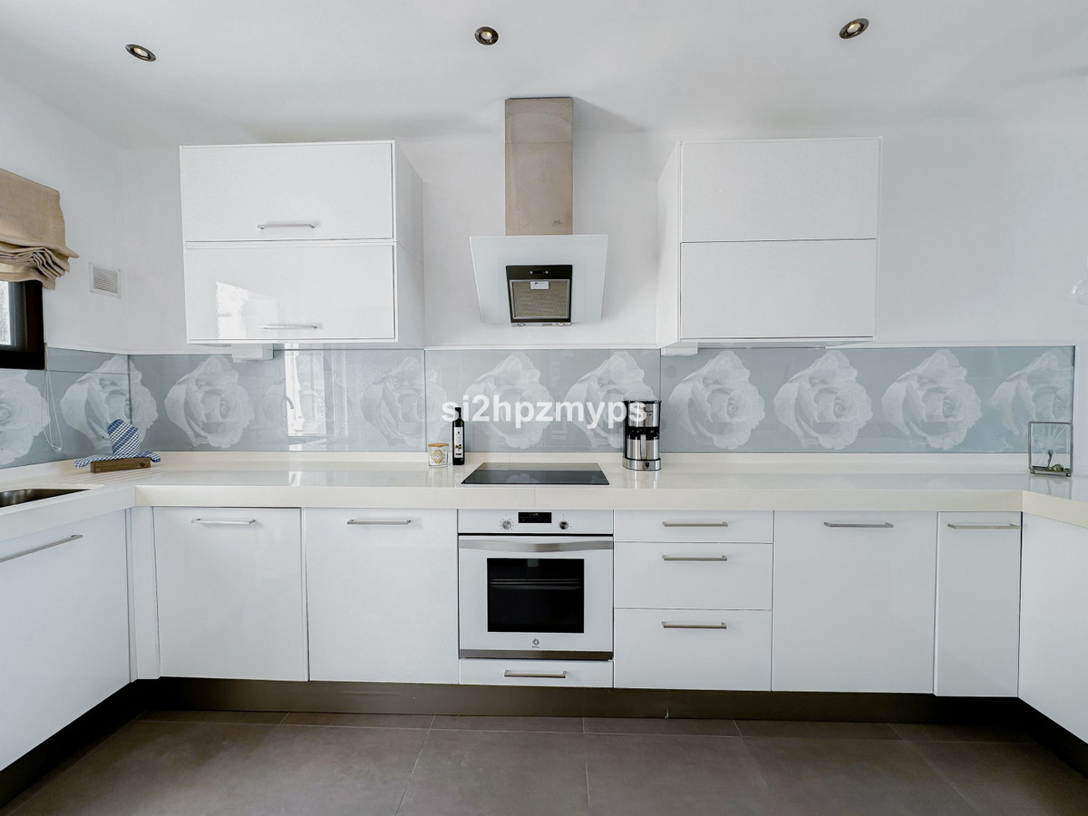 Geschakelde Woning te koop in Nerja | 2 slaapkamers H5373616