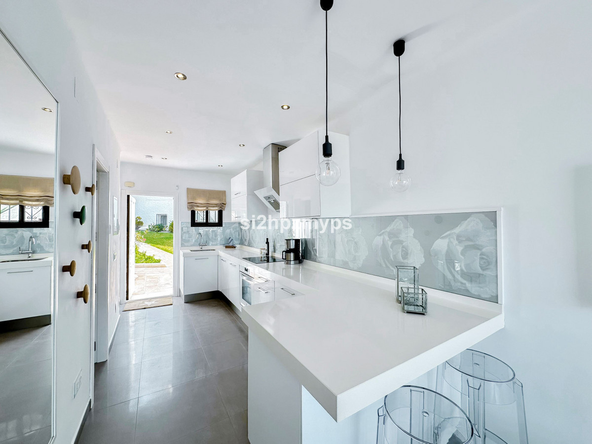 Geschakelde Woning te koop in Nerja | 2 slaapkamers H5373616
