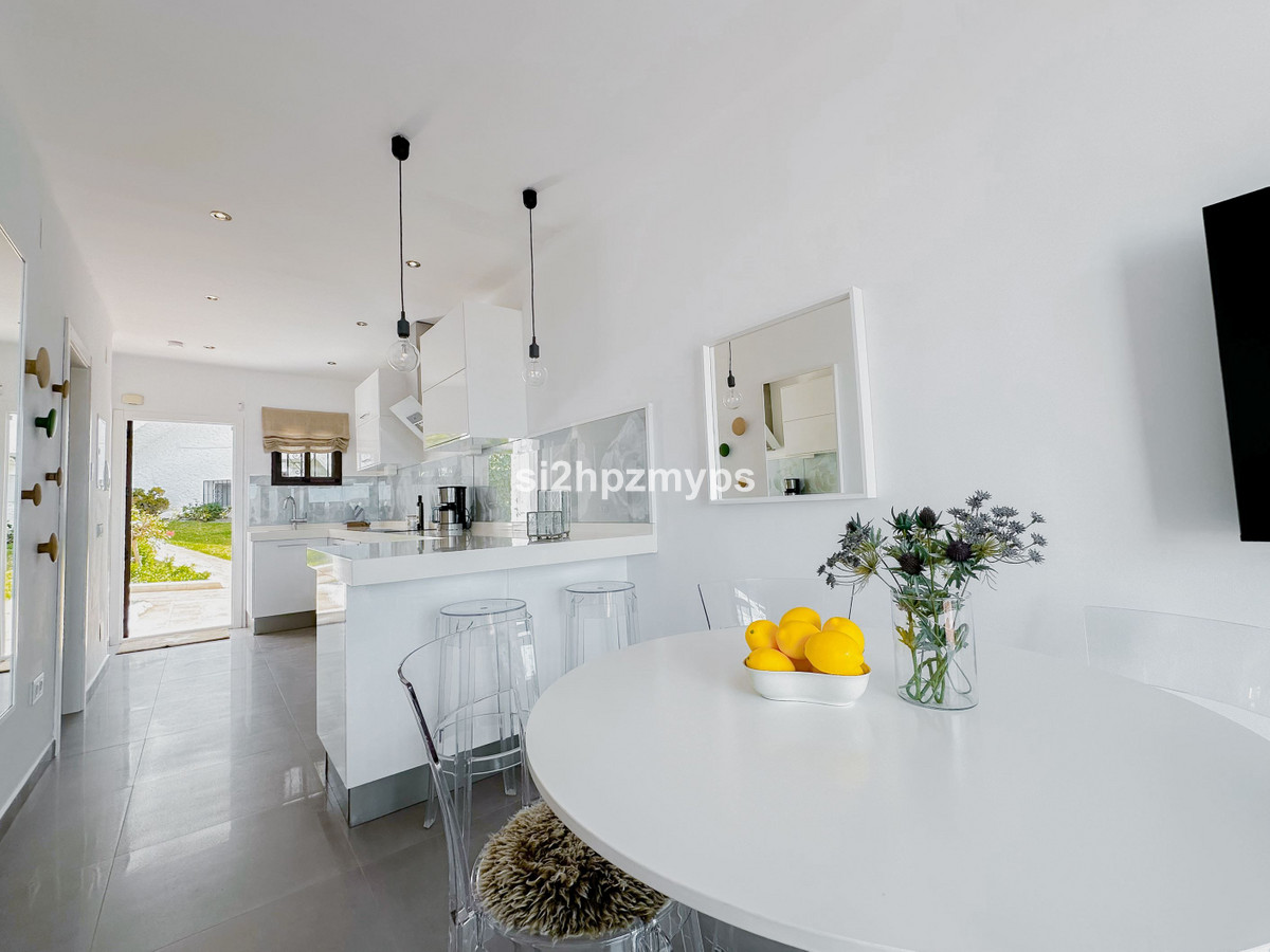 Geschakelde Woning te koop in Nerja | 2 slaapkamers H5373616
