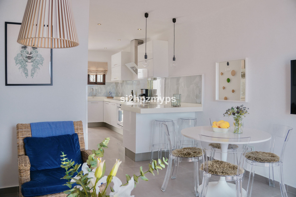 Geschakelde Woning te koop in Nerja | 2 slaapkamers H5373616