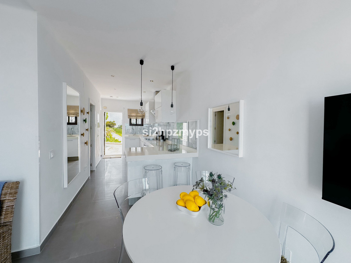 Geschakelde Woning te koop in Nerja | 2 slaapkamers H5373616