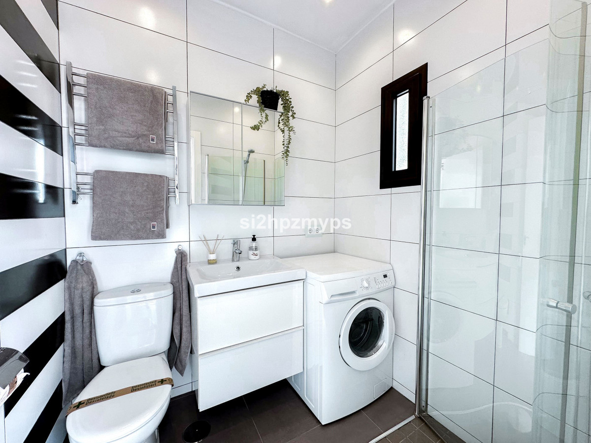 Geschakelde Woning te koop in Nerja | 2 slaapkamers H5373616