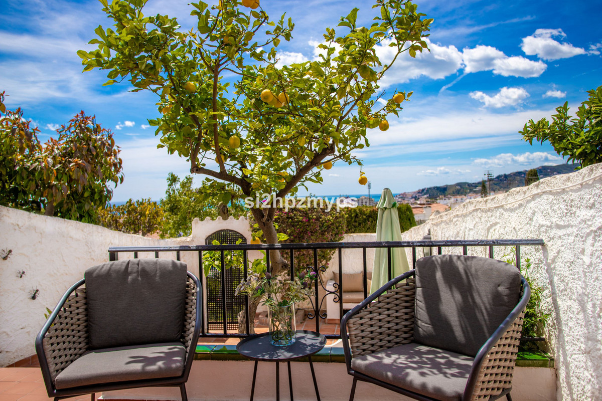 Geschakelde Woning te koop in Nerja | 2 slaapkamers H5373616