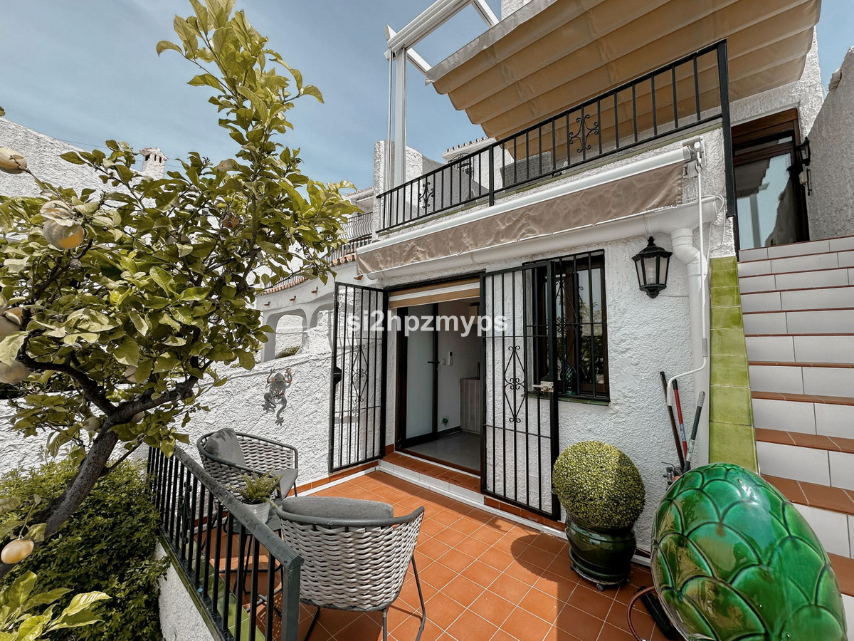 Geschakelde Woning te koop in Nerja | 2 slaapkamers H5373616