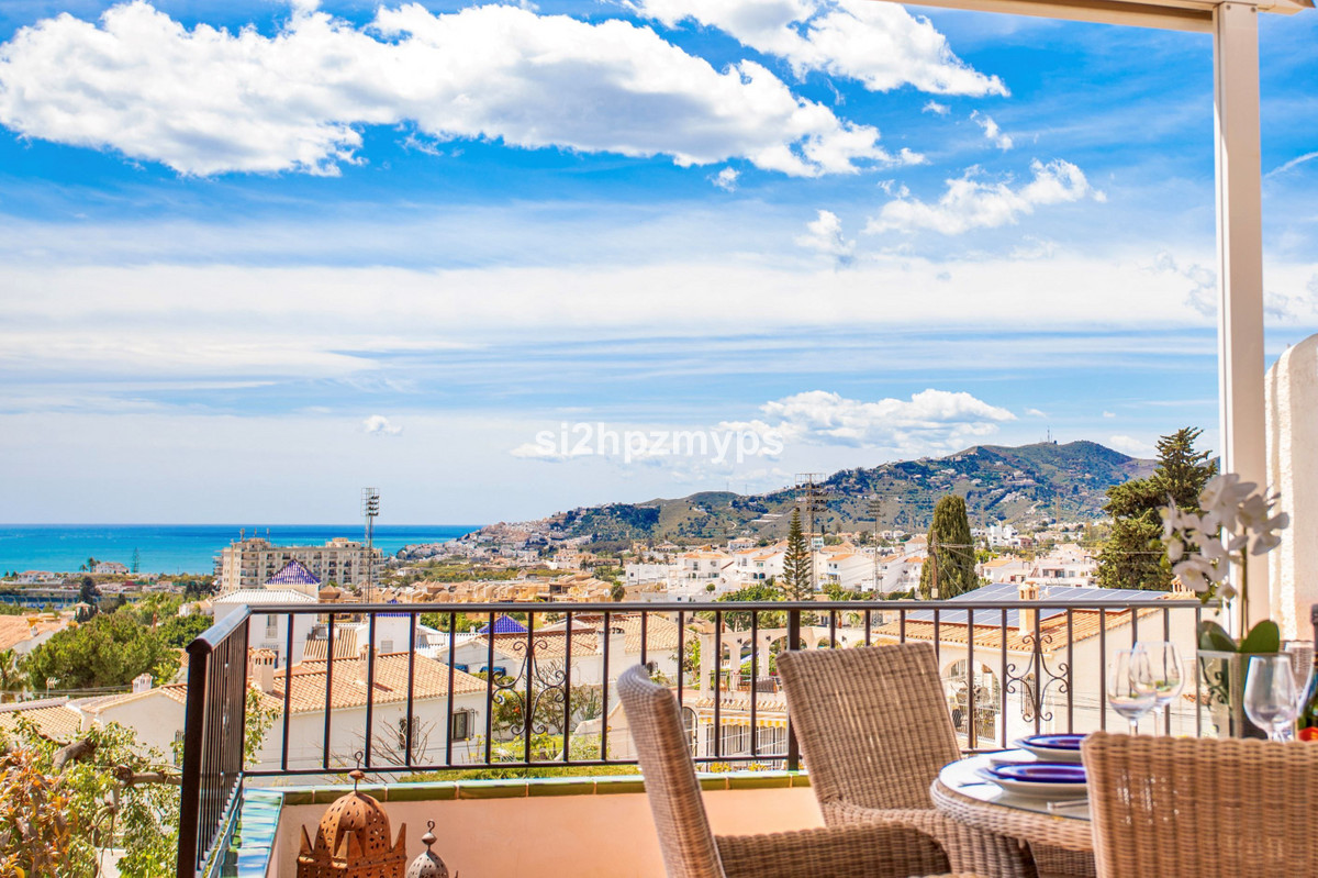 Geschakelde Woning te koop in Nerja | 2 slaapkamers H5373616