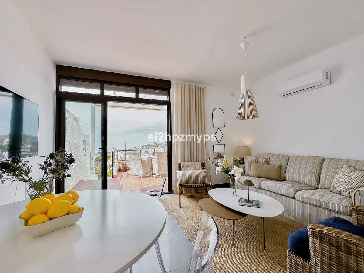 Geschakelde Woning te koop in Nerja | 2 slaapkamers H5373616