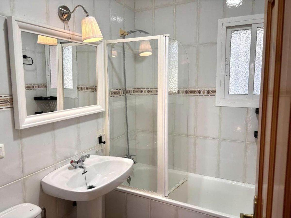 Appartement te koop in Nerja | 4 slaapkamers H5402023