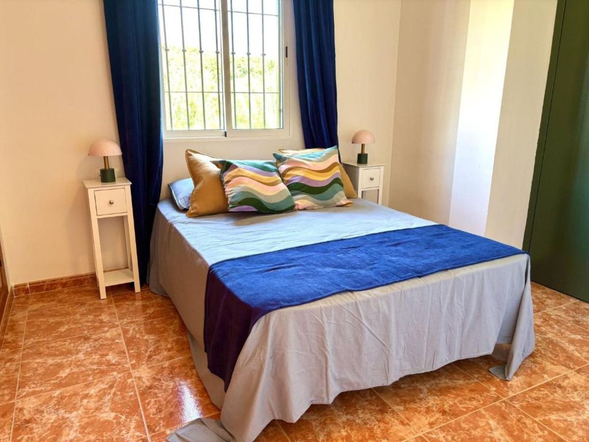 Appartement te koop in Nerja | 4 slaapkamers H5402023