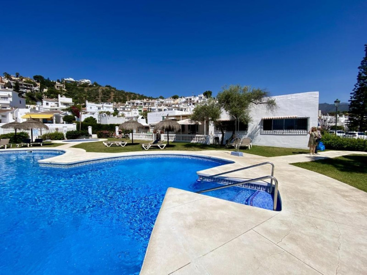 Appartement te koop in Nerja | 4 slaapkamers H5402023