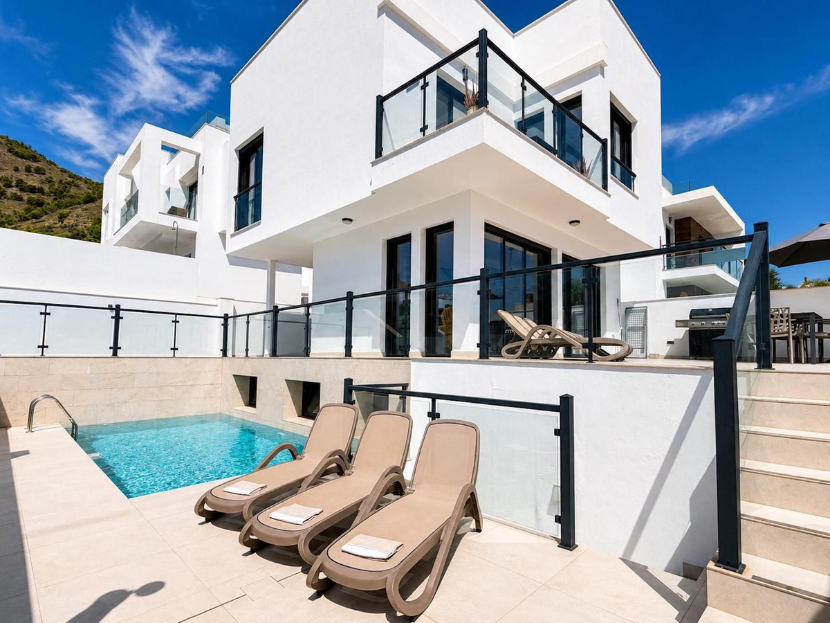 Vrijstaande Villa te koop in Nerja | 3 slaapkamers H5475793