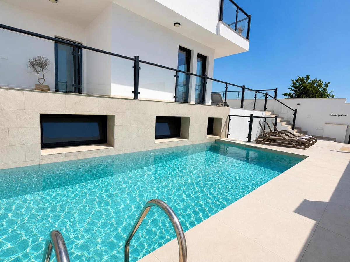 Vrijstaande Villa te koop in Nerja | 3 slaapkamers H5475793