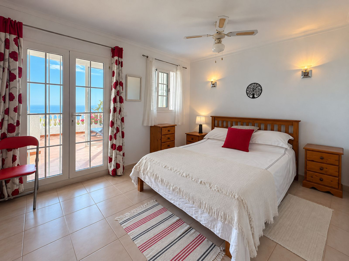 Geschakelde Woning te koop in Nerja | 2 slaapkamers H5513515
