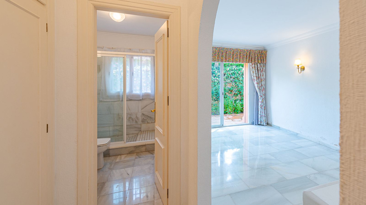 Huis te koop in New Golden Mile | 4 slaapkamers H4429960