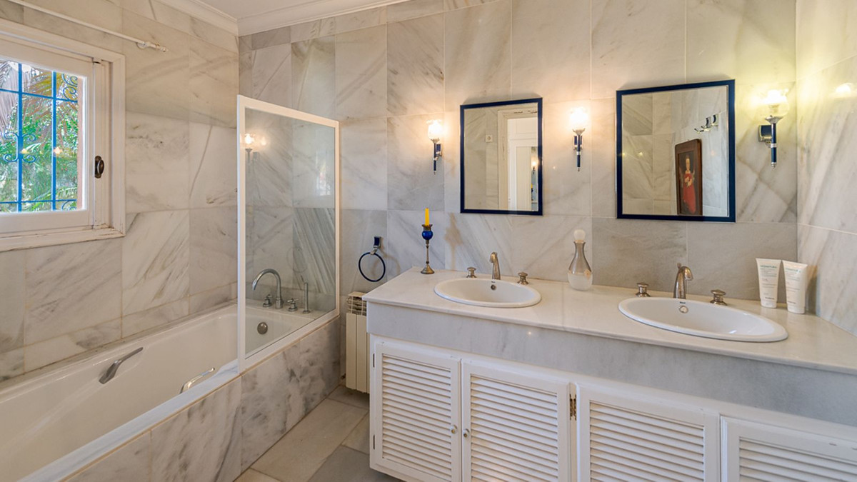 Huis te koop in New Golden Mile | 4 slaapkamers H4429960