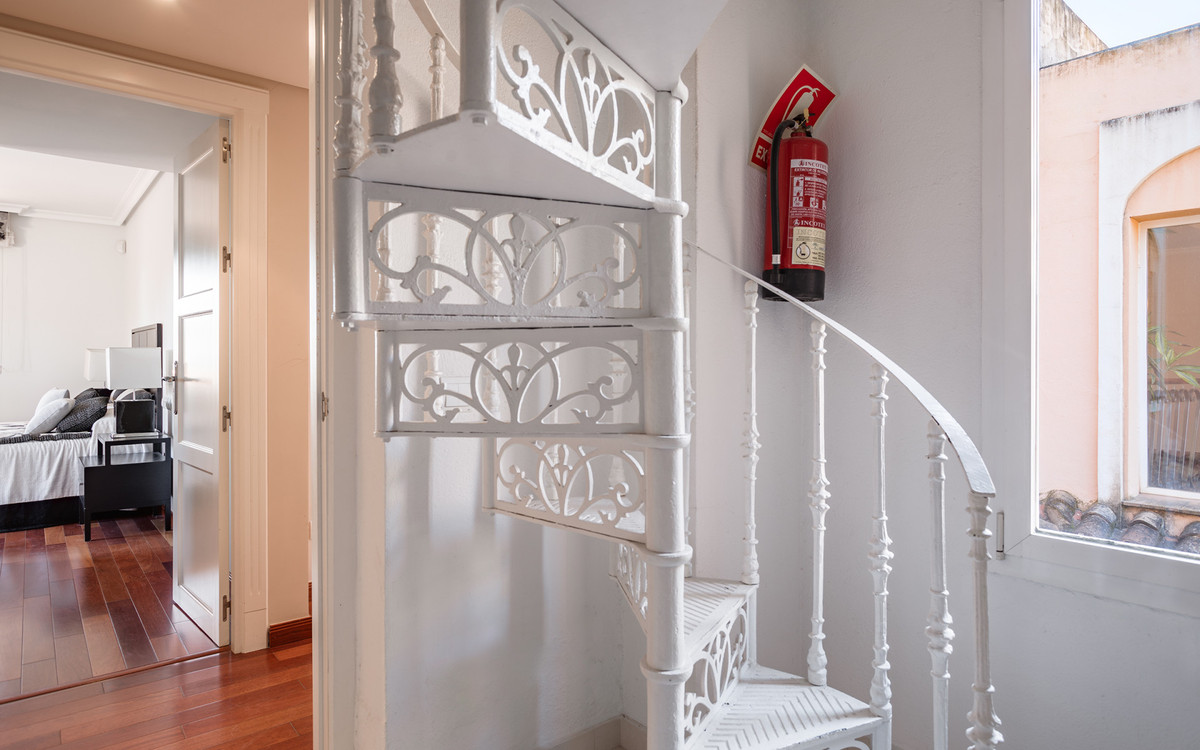 Huis te koop in New Golden Mile | 8 slaapkamers H4677691