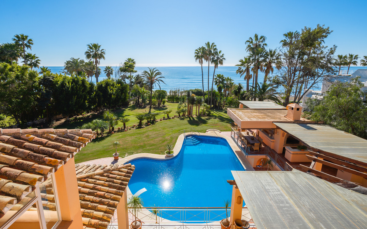 Huis te koop in New Golden Mile | 8 slaapkamers H4677691