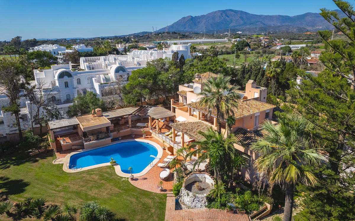 Huis te koop in New Golden Mile | 8 slaapkamers H4677691