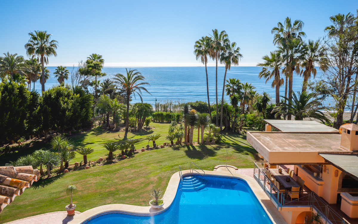Huis te koop in New Golden Mile | 8 slaapkamers H4677691