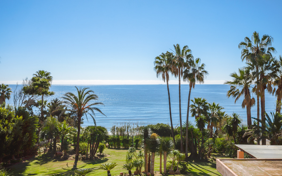 Huis te koop in New Golden Mile | 8 slaapkamers H4677691