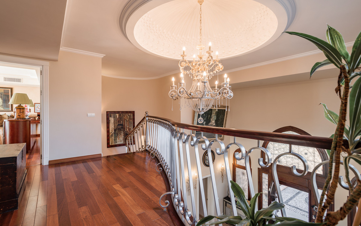 Huis te koop in New Golden Mile | 8 slaapkamers H4677691