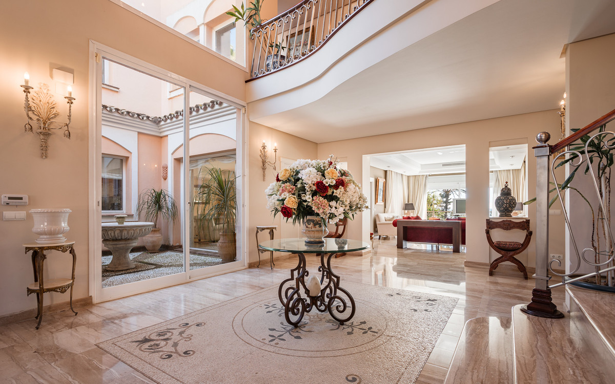 Huis te koop in New Golden Mile | 8 slaapkamers H4677691