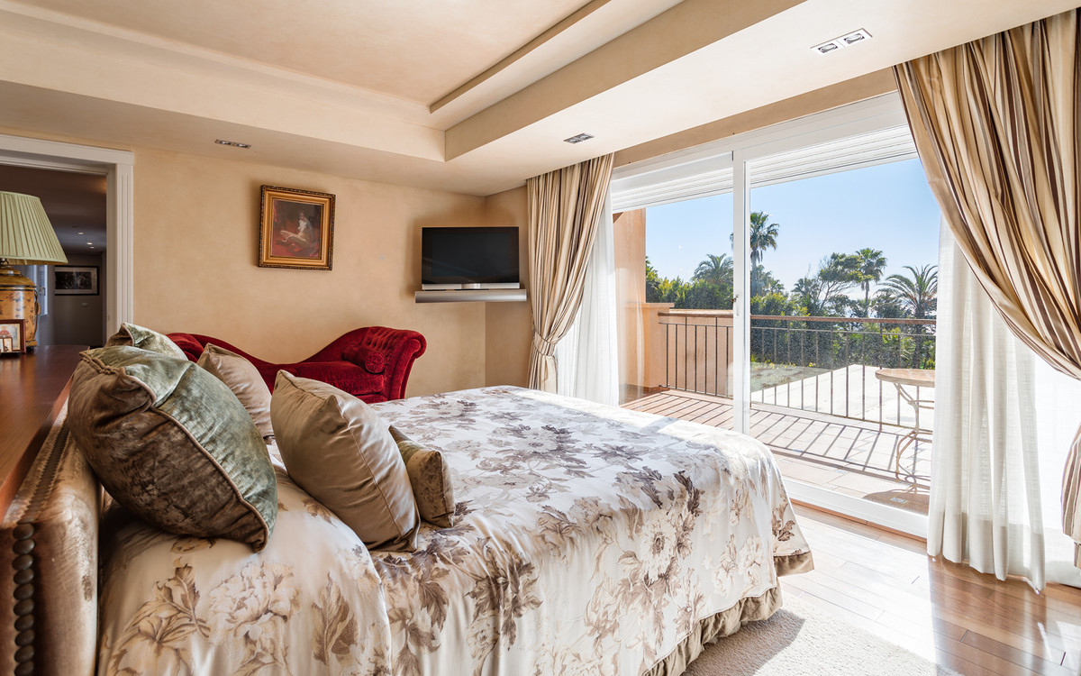 Huis te koop in New Golden Mile | 8 slaapkamers H4677691