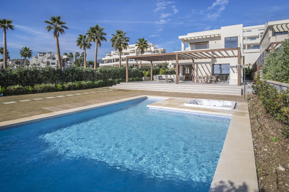 Vrijstaande Villa in New Golden Mile-1