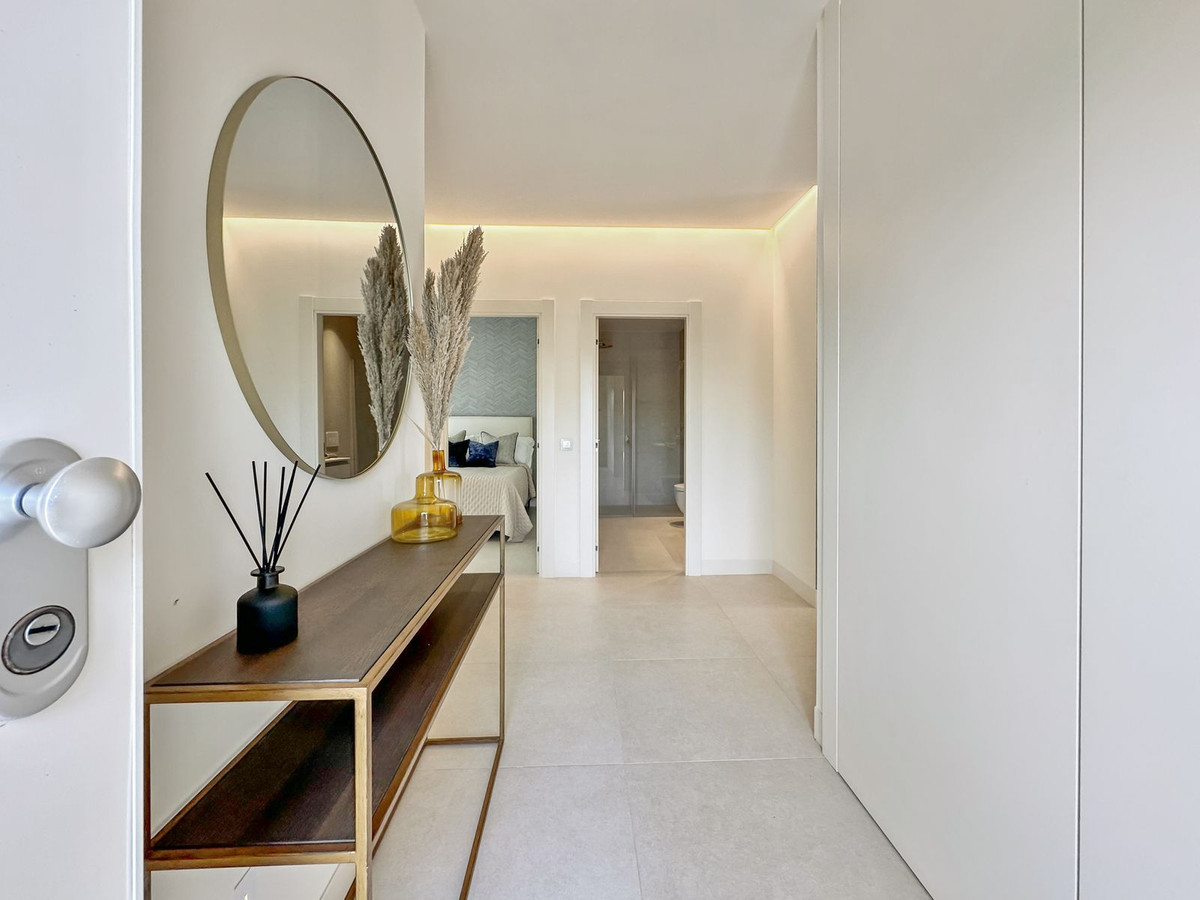 Vrijstaande Villa in New Golden Mile-104