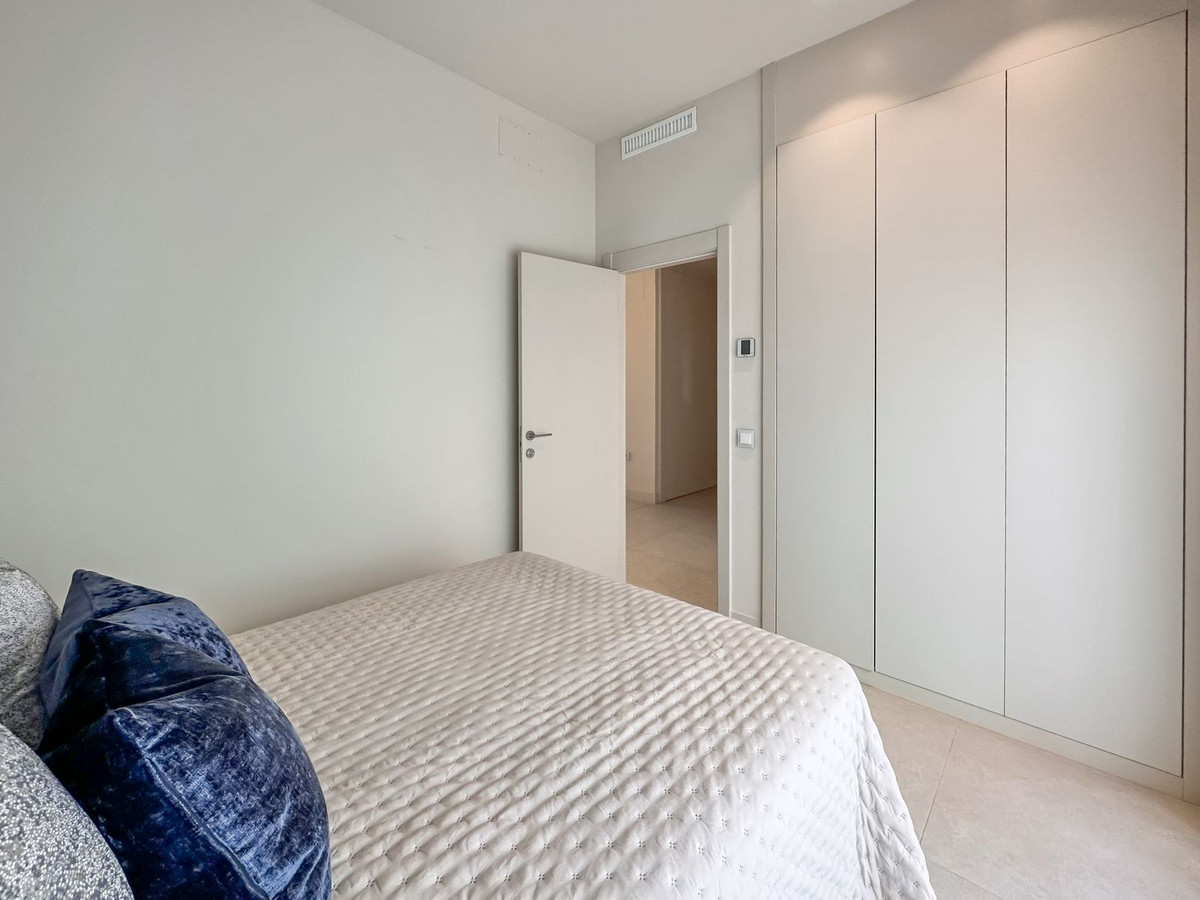 Vrijstaande Villa in New Golden Mile-108