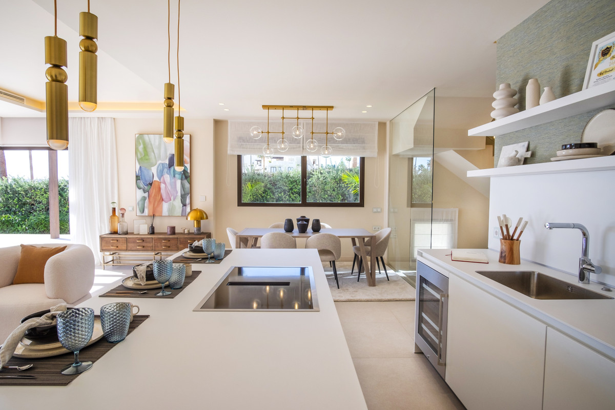 Vrijstaande Villa in New Golden Mile-11
