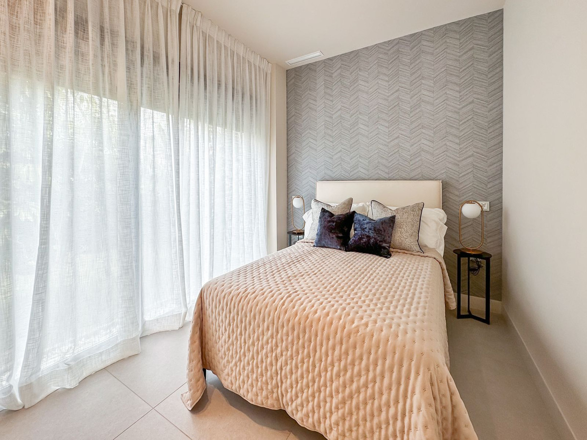 Vrijstaande Villa in New Golden Mile-111