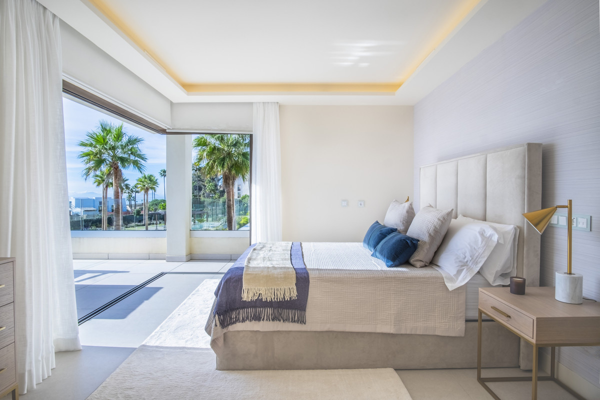 Vrijstaande Villa in New Golden Mile-18