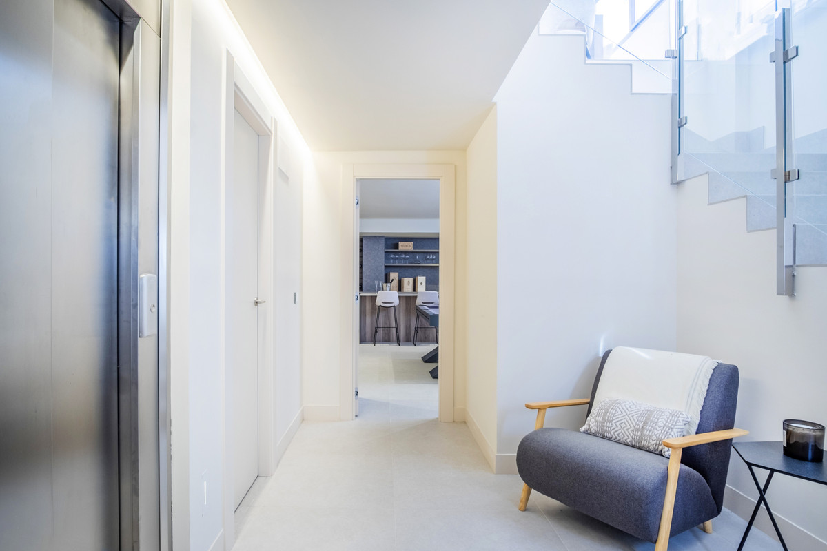 Vrijstaande Villa in New Golden Mile-34