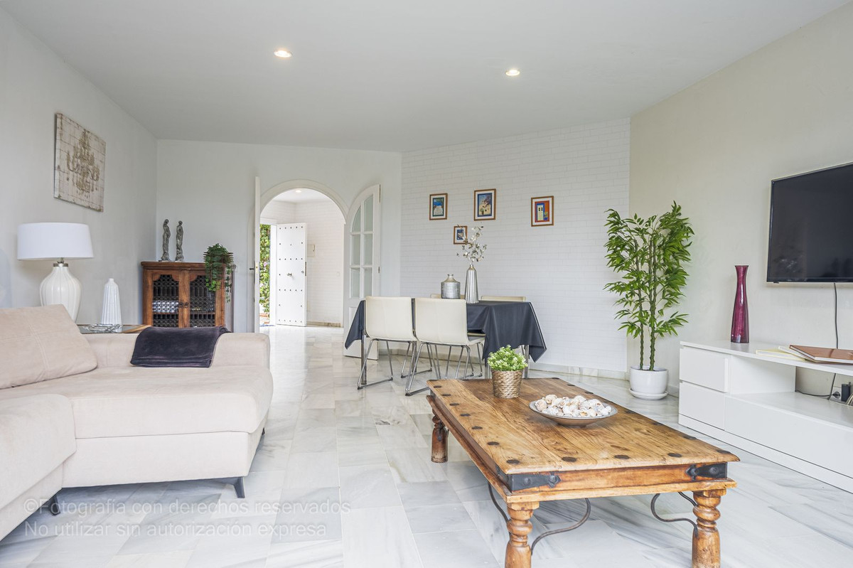 Geschakelde Woning in New Golden Mile-5