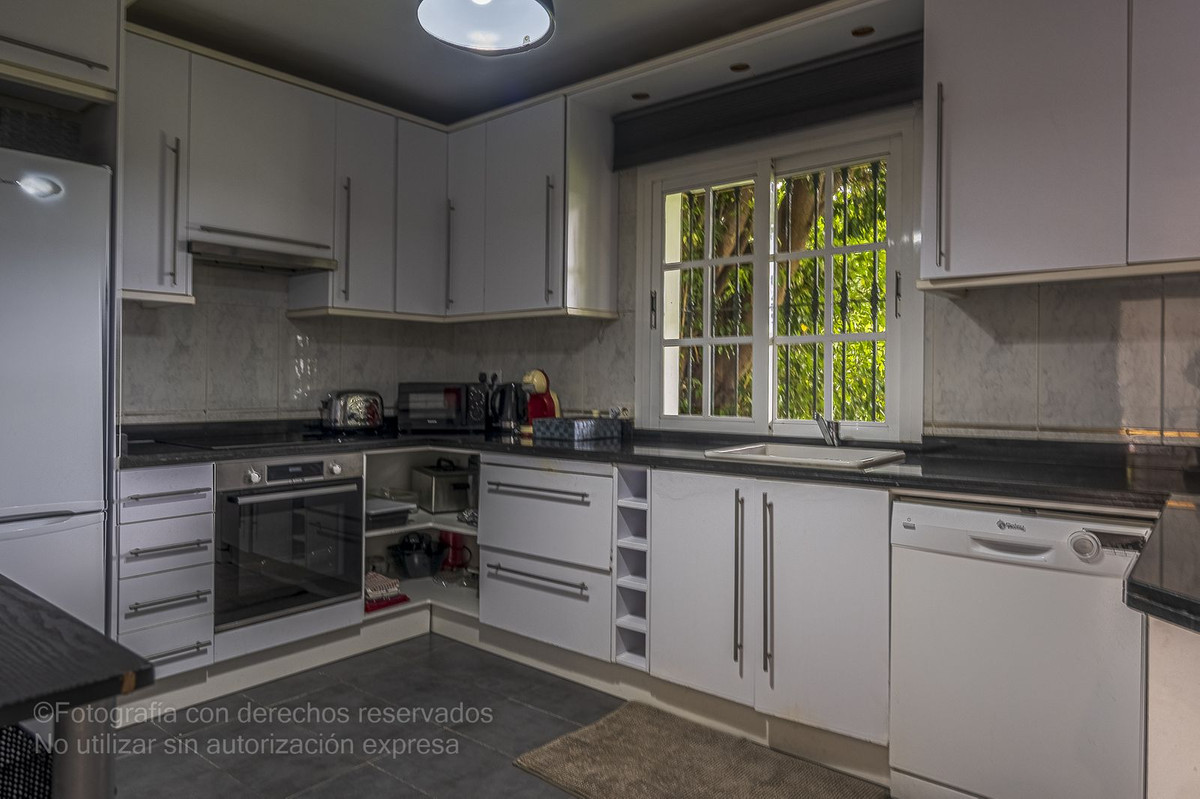 Geschakelde Woning in New Golden Mile-7