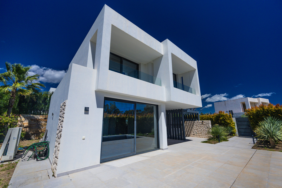 Huis te koop in New Golden Mile | 3 slaapkamers H5129257