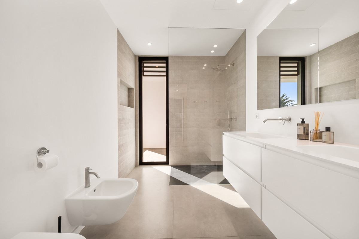 Huis te koop in New Golden Mile | 5 slaapkamers H5235169