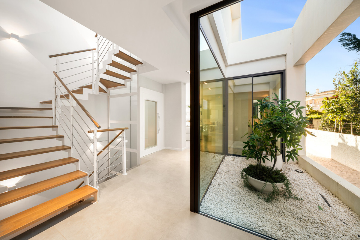 Huis te koop in New Golden Mile | 5 slaapkamers H5250391