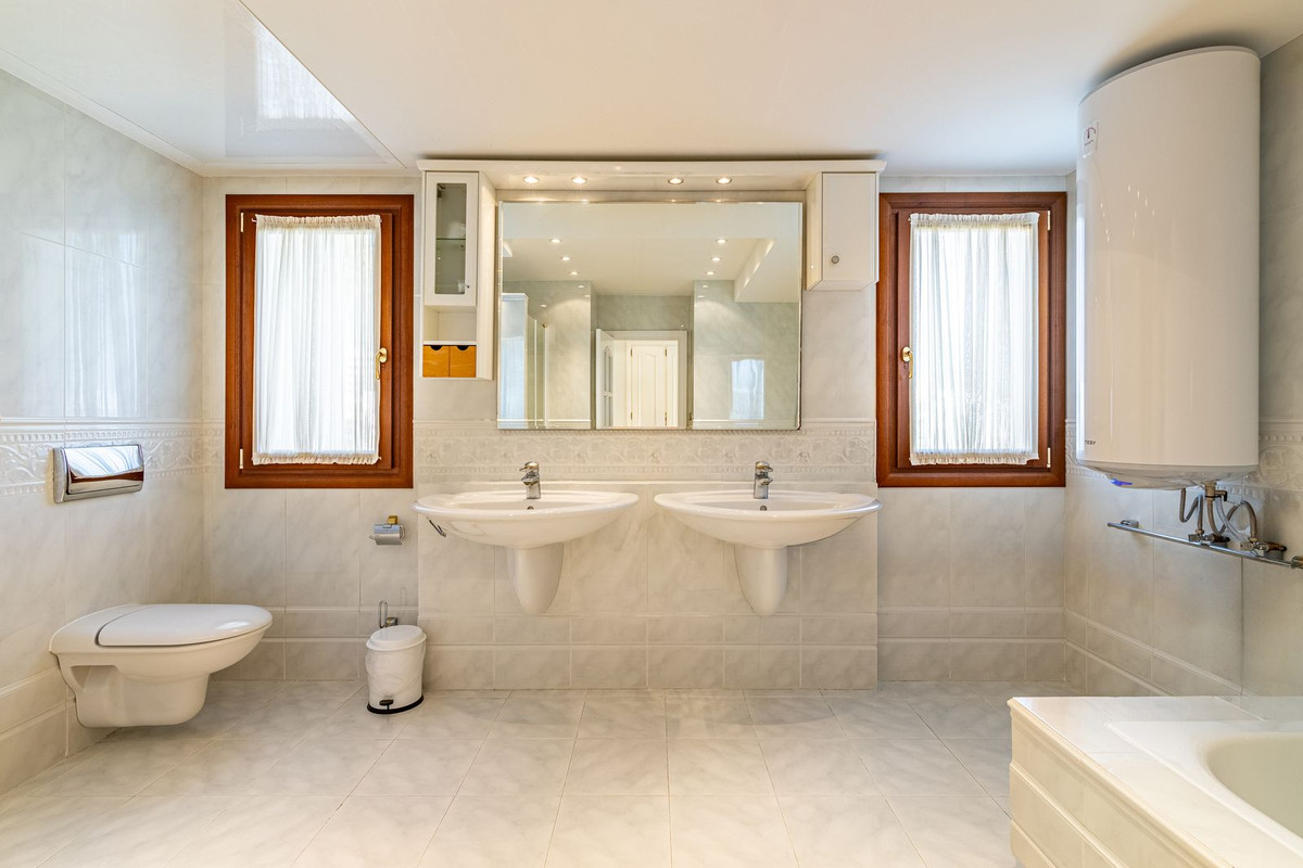 Huis te koop in New Golden Mile | 5 slaapkamers H5367022