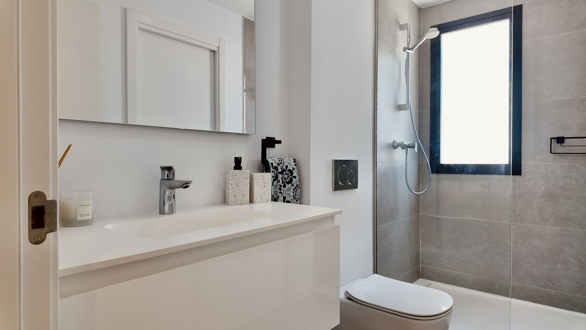 Huis te koop in New Golden Mile | 4 slaapkamers H5407051