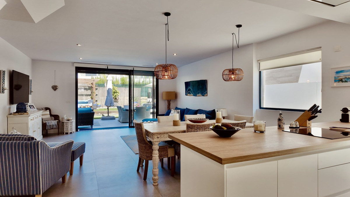 Huis te koop in New Golden Mile | 4 slaapkamers H5407051