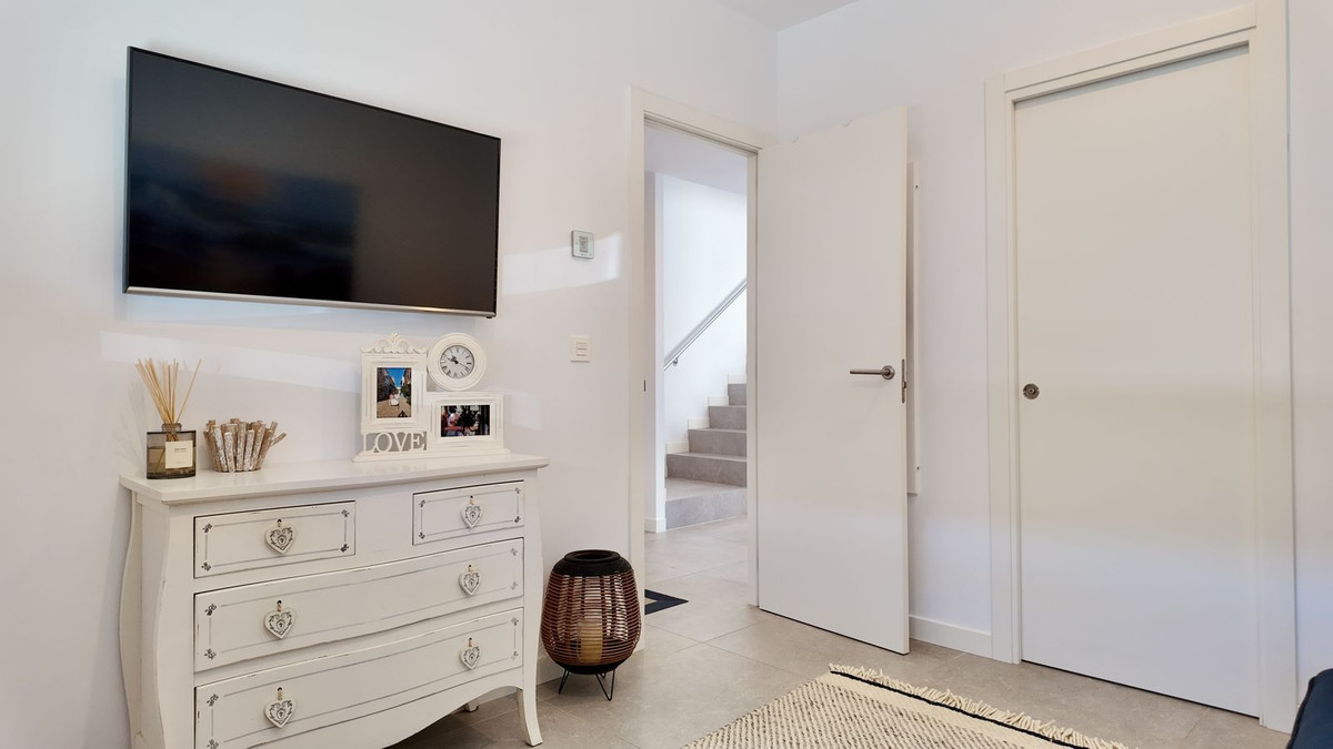 Huis te koop in New Golden Mile | 4 slaapkamers H5407051