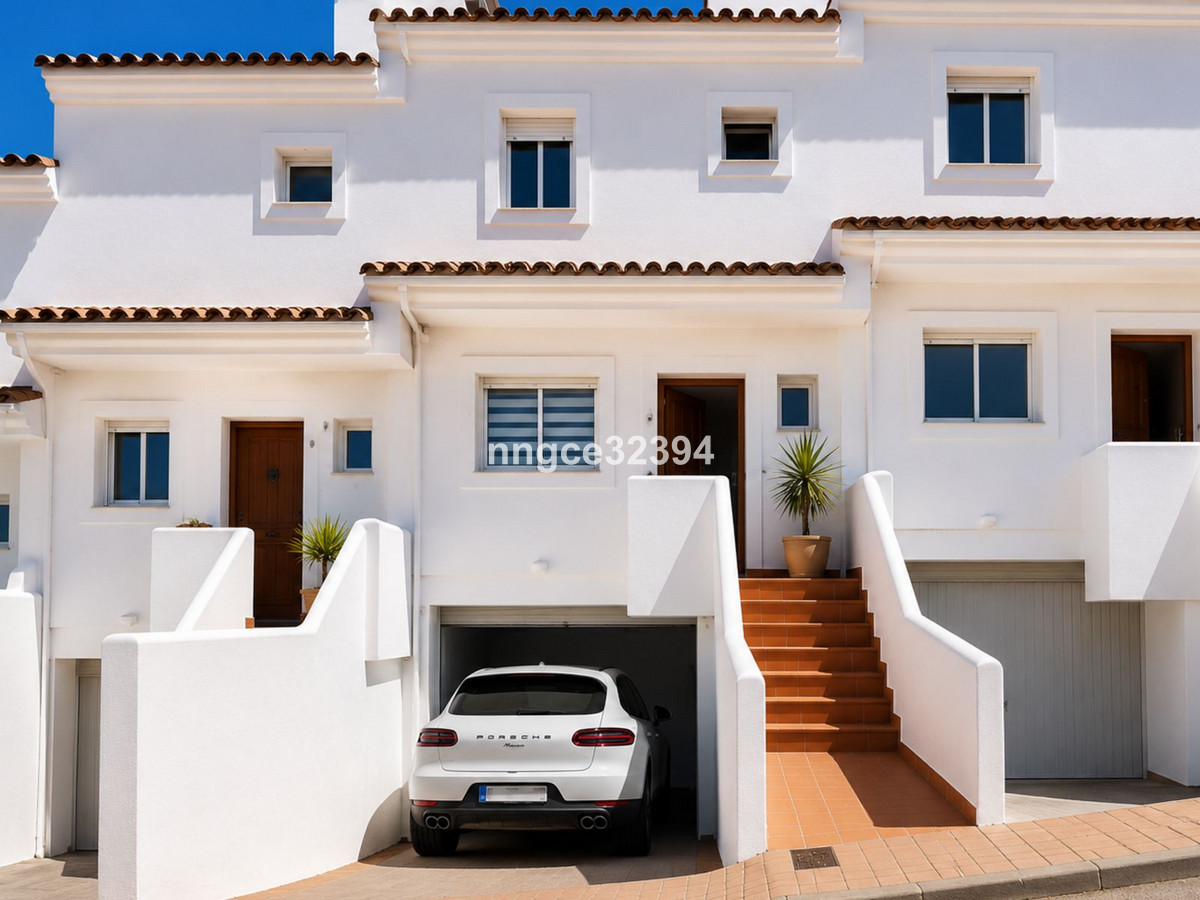 Huis te koop in New Golden Mile | 4 slaapkamers H5443633
