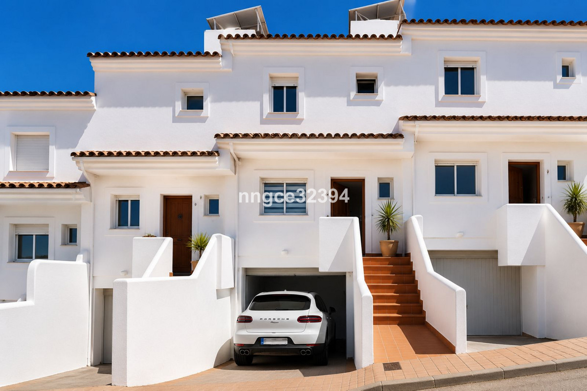 Huis te koop in New Golden Mile | 4 slaapkamers H5443633