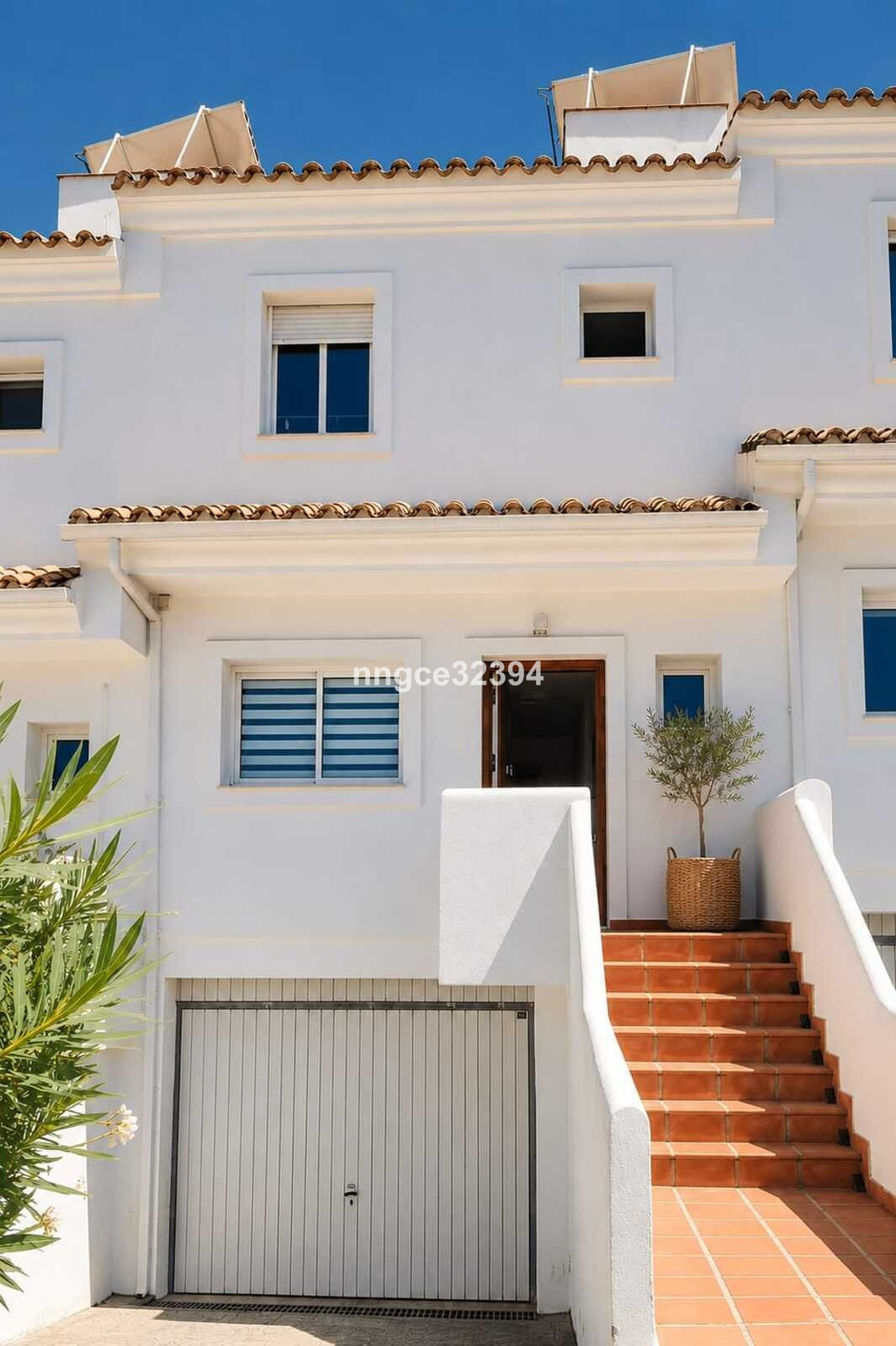 Huis te koop in New Golden Mile | 4 slaapkamers H5443633