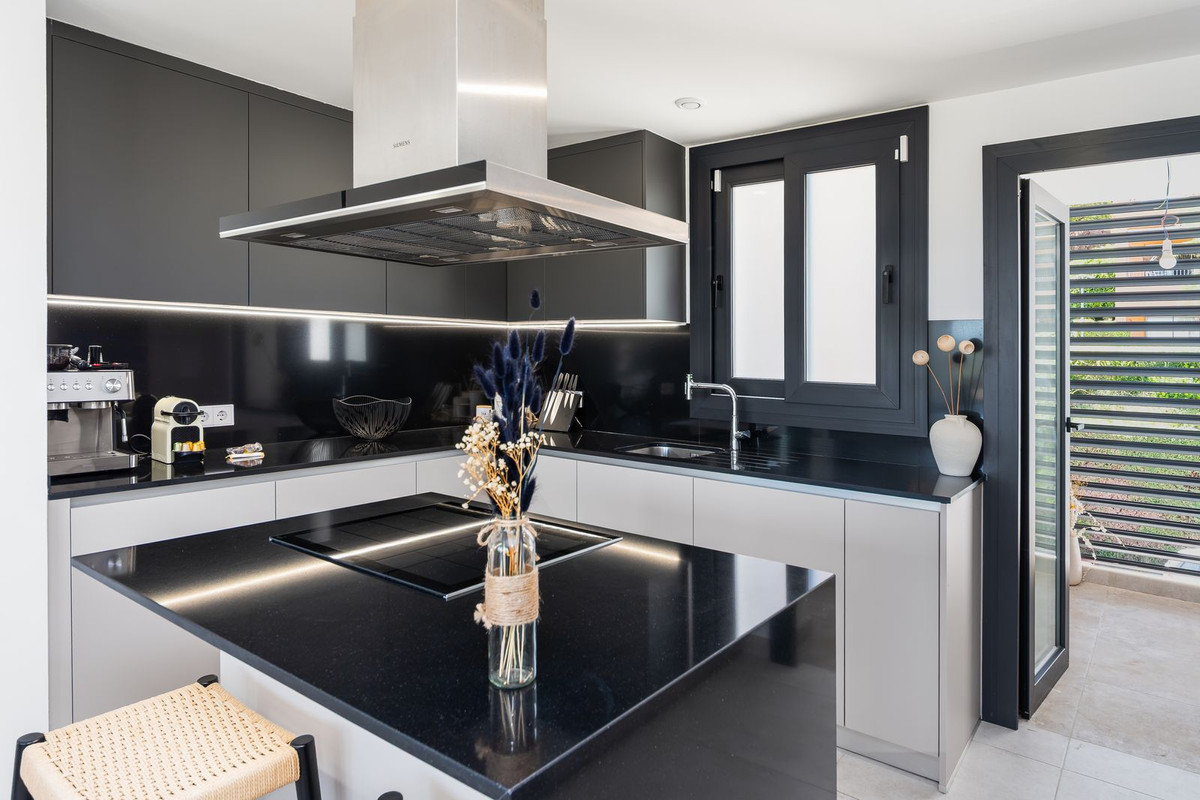 Huis te koop in New Golden Mile | 3 slaapkamers H5483686