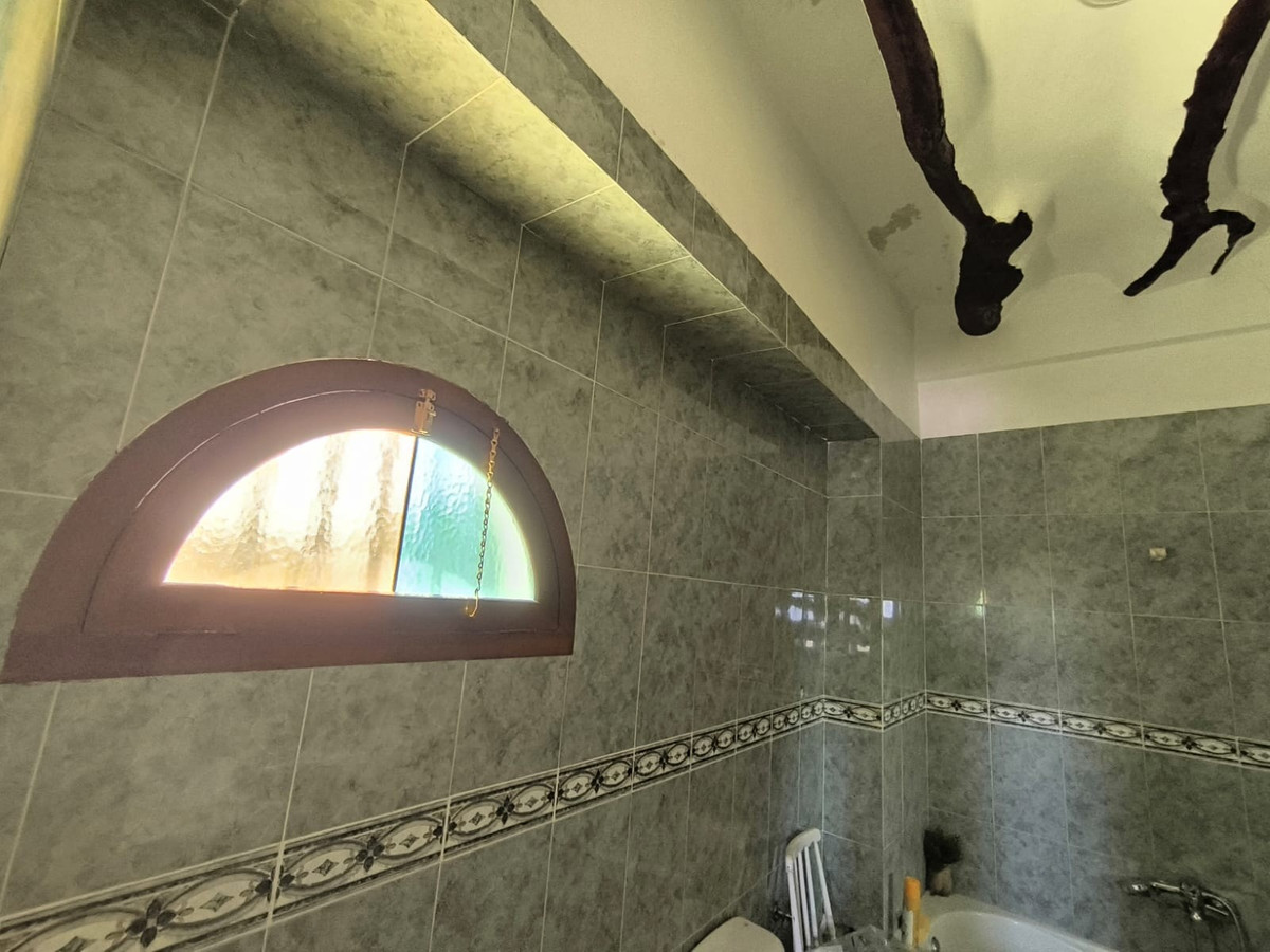 Huis te koop in Novelda | 8 slaapkamers H5226070