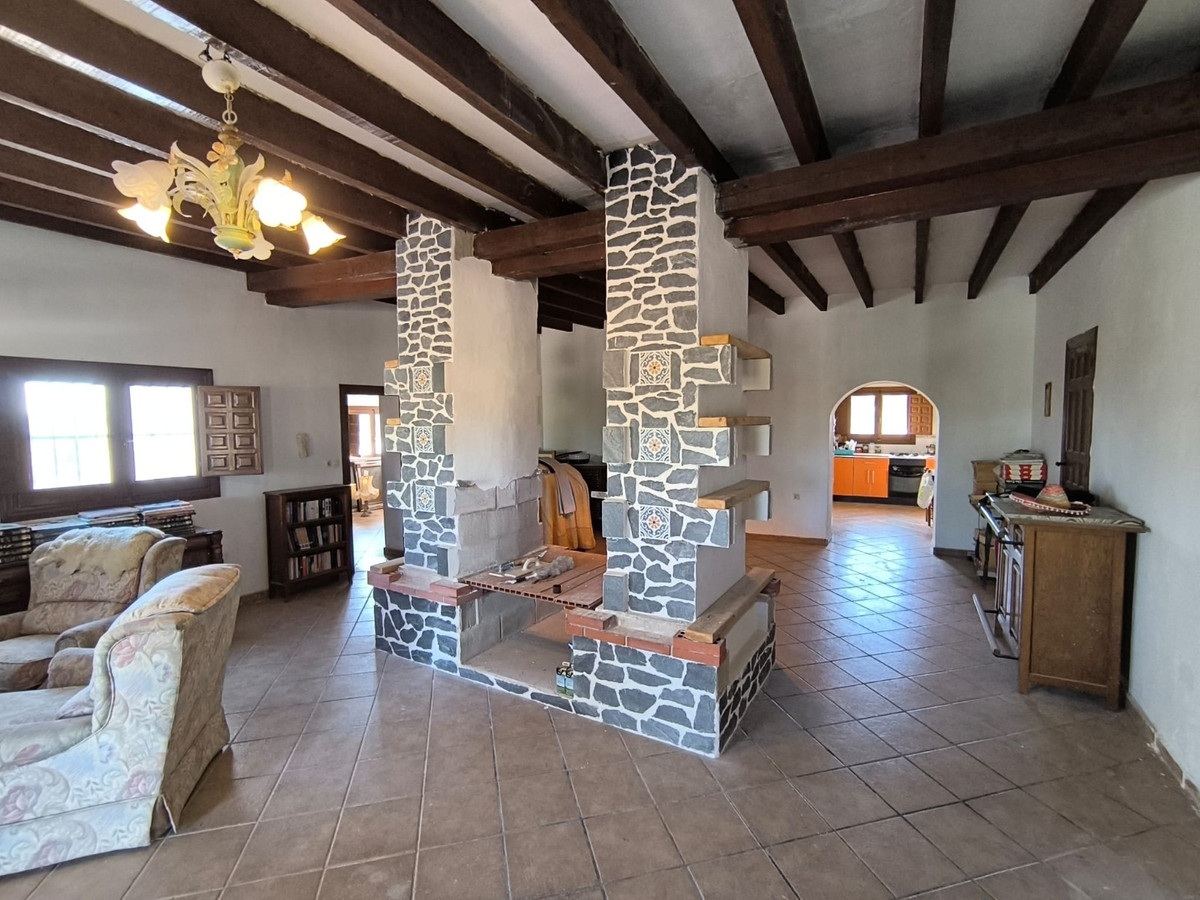 Huis te koop in Novelda | 8 slaapkamers H5509192